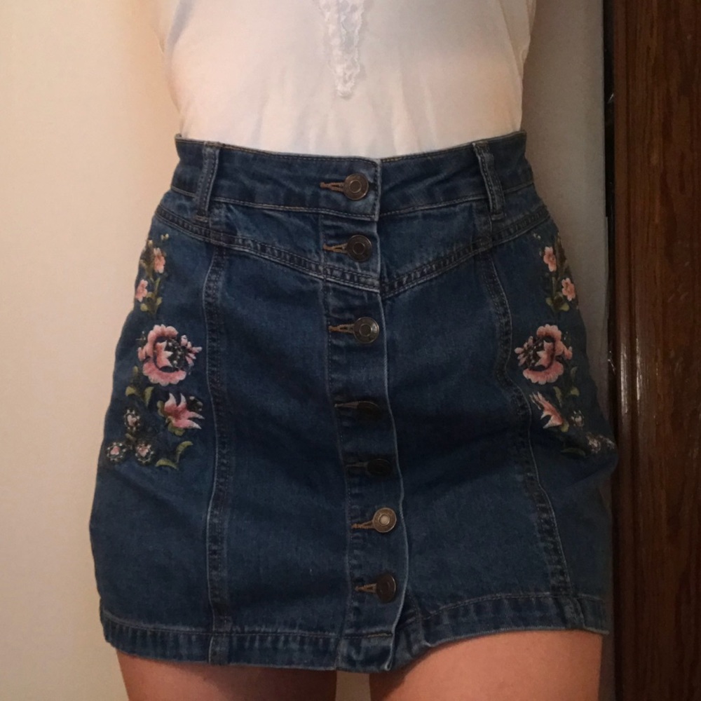 Denim floral skirt 🌻🌼
